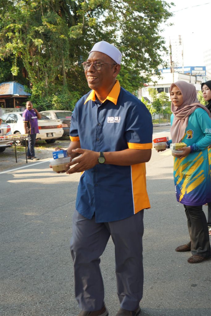 CSR Bubur Lambuk NBee Group bersama Ustaz Muhidin 1