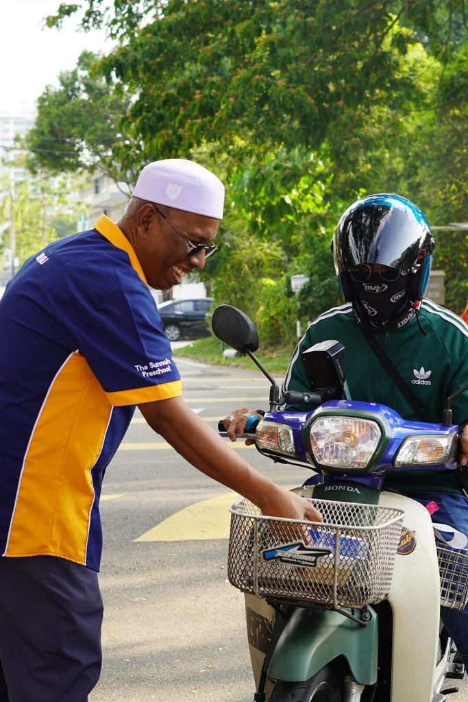 CSR Bubur Lambuk NBee Group bersama Ustaz Muhidin 2